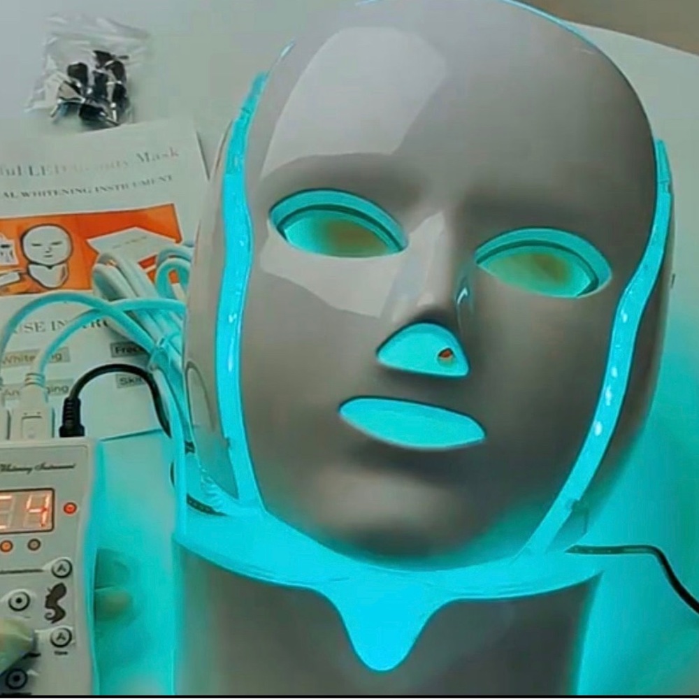 Led facial mask with neck attachment